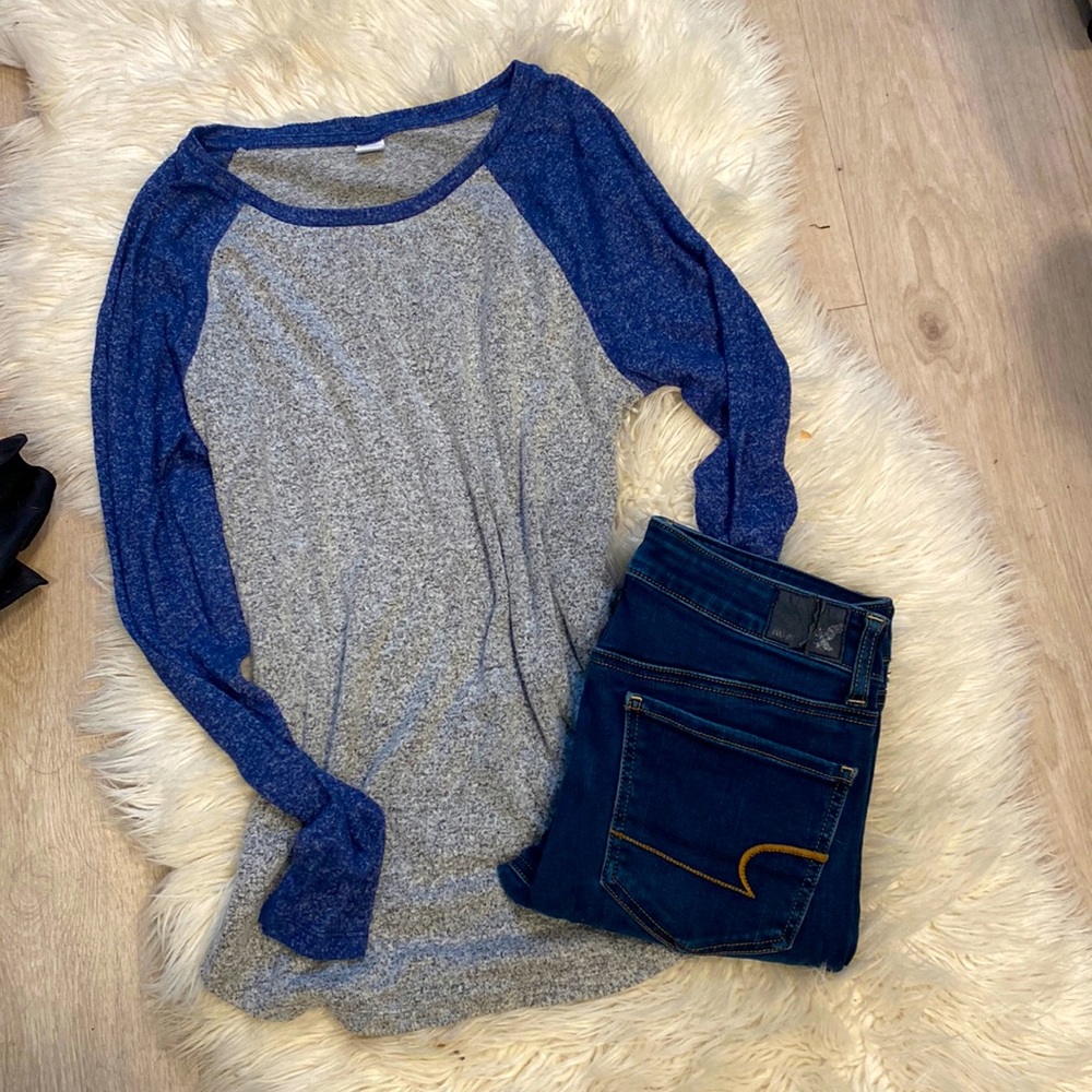 Old navy long sleeved shirt